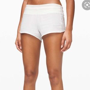 Lululemon white speed up short 2.5
